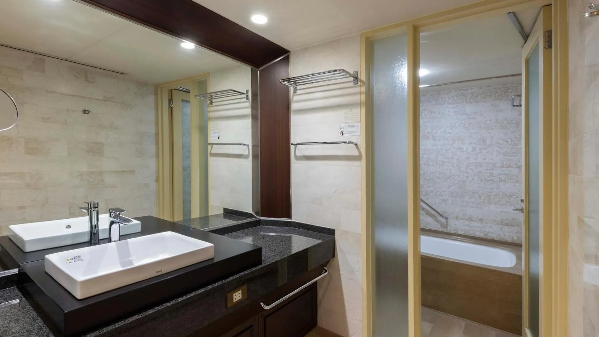 Rihga Royal Hotel Osaka, Vignette Collection By Ihg